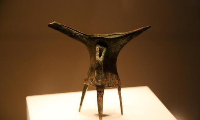 短柱#夏商青铜爵里的秘密:甲骨文中的爵字,或是夏朝人所造