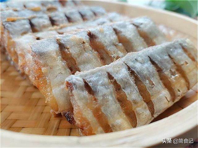 dh吃鱼时，这个部位尽量别动！尤其是孩子更要少吃，为了健康要牢记