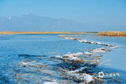 小海坨|北京小海坨山下冰花晶莹剔透 风景自带冷蓝滤镜