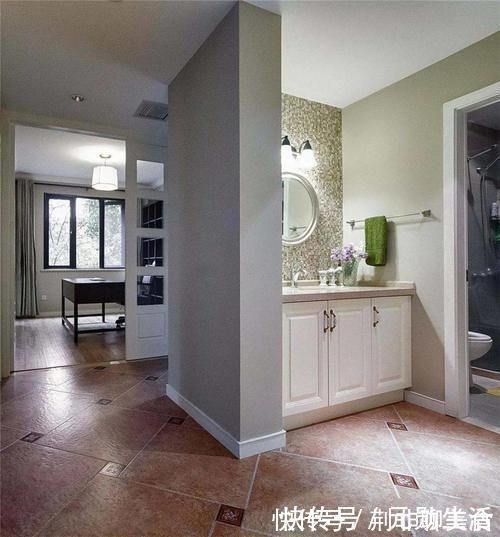 功能区|卫生间小到转不开身,这四种装修设计最值得推荐,拯救小户型卫生间