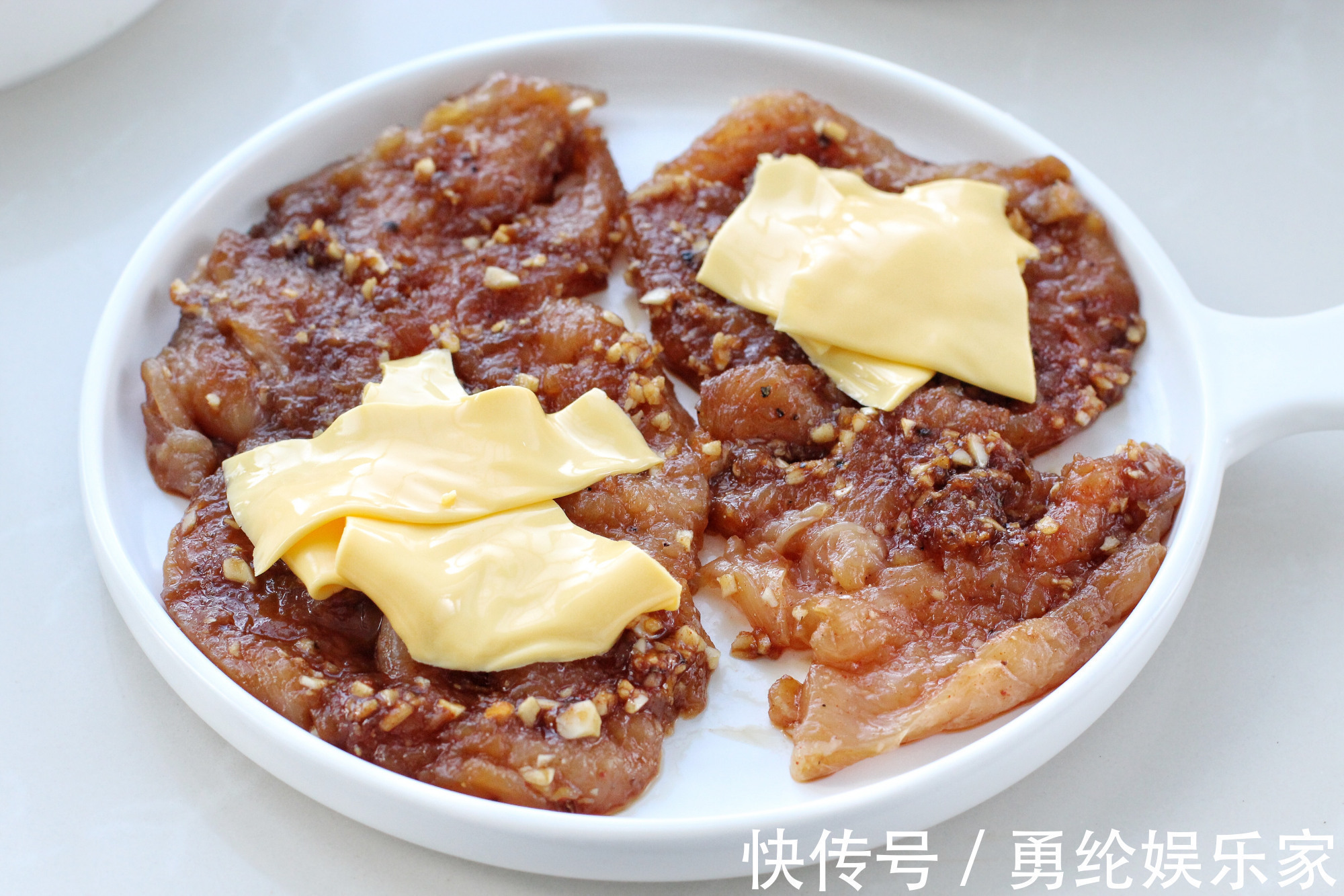 自制无油爆浆鸡排三明治,干净卫生比外卖健康,少花钱吃得还过瘾