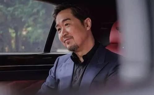 张国立的心酸:声誉摇摇欲坠,儿子烂泥扶不上墙,一辈子“还债”