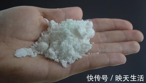 小苏打和白糖加在一起,作用太棒了,解决了很多家庭的烦恼,很实用