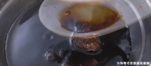 我家草鱼从不红烧,教你懒人做法,不加一滴水,上桌被全吃光!