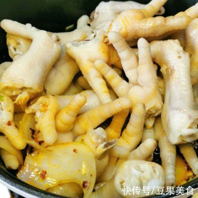 老干妈酱|冬天的的味道，香辣凤爪煲不用烤箱照样能做
