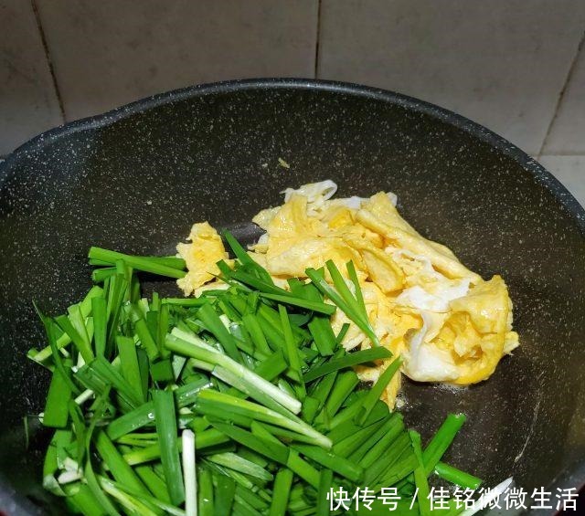 韭菜炒鸭蛋,简单又美味的营养家常小炒!