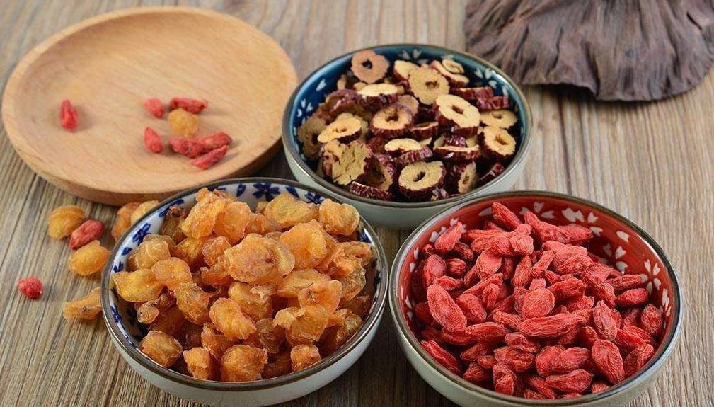 红枣|气血虚弱,乏力怎么办这3种中药,泡茶喝补气血,早了解早受益