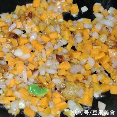 香肠丁|好吃的家常时蔬炒饭是这样做的，营养美味，看一遍就会
