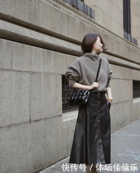 好看|毛衣怎么穿才好看今年流行这3种搭配,温暖并时髦你整个秋冬