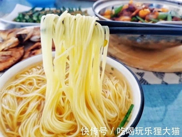 晒晒老公生日午餐,4个菜不到1小时搞定,简单朴素接地气