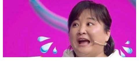 元氣滿滿|39歲賈玲胖出天際，脖子三層肉，長裙遮不住粗腿，擔心她的健康