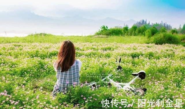 女人&不佩戴任何饰品的女人,身上通常有两个特质,尤其第二个很旺夫