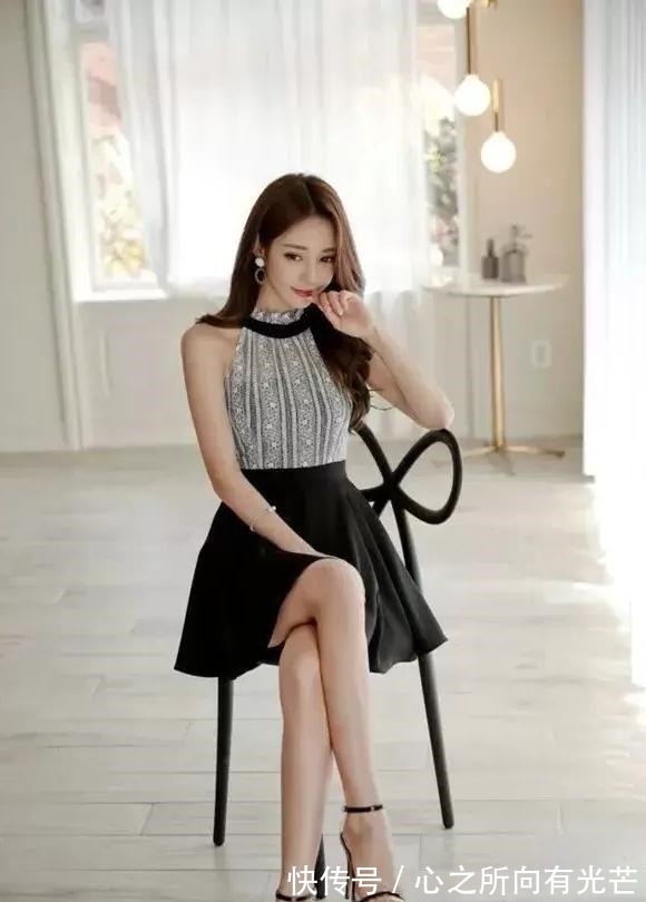 搭配|女神孙允珠高清时尚搭配夜萤星火镀银露珠亮丝挂领衫!