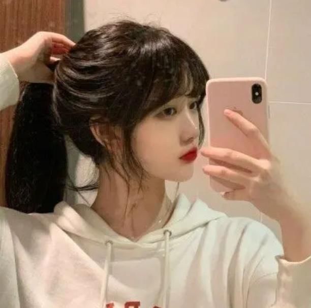 校草 女生在学校只能“扎马尾”试试这3款减龄发型,隔壁校草+个QQ