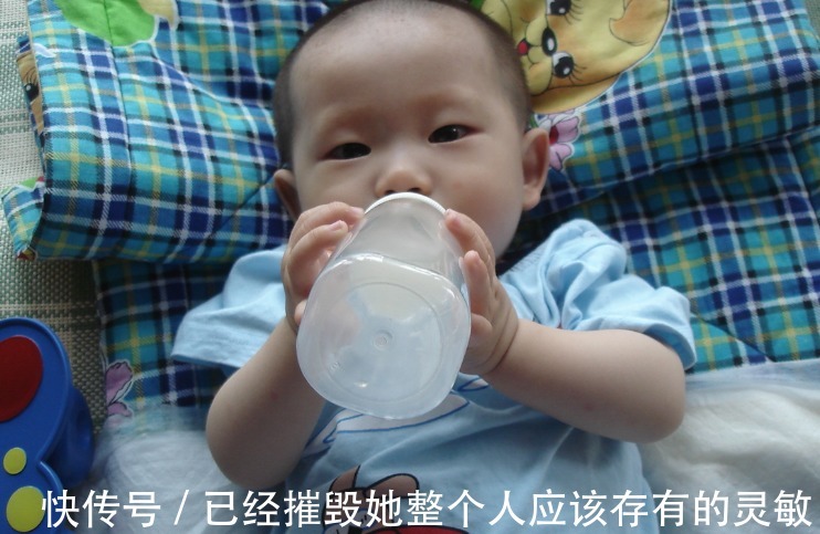 水苏糊糊|孩子秋后频繁生病,不是冻得,可能是家长在2方面“太勤快了”