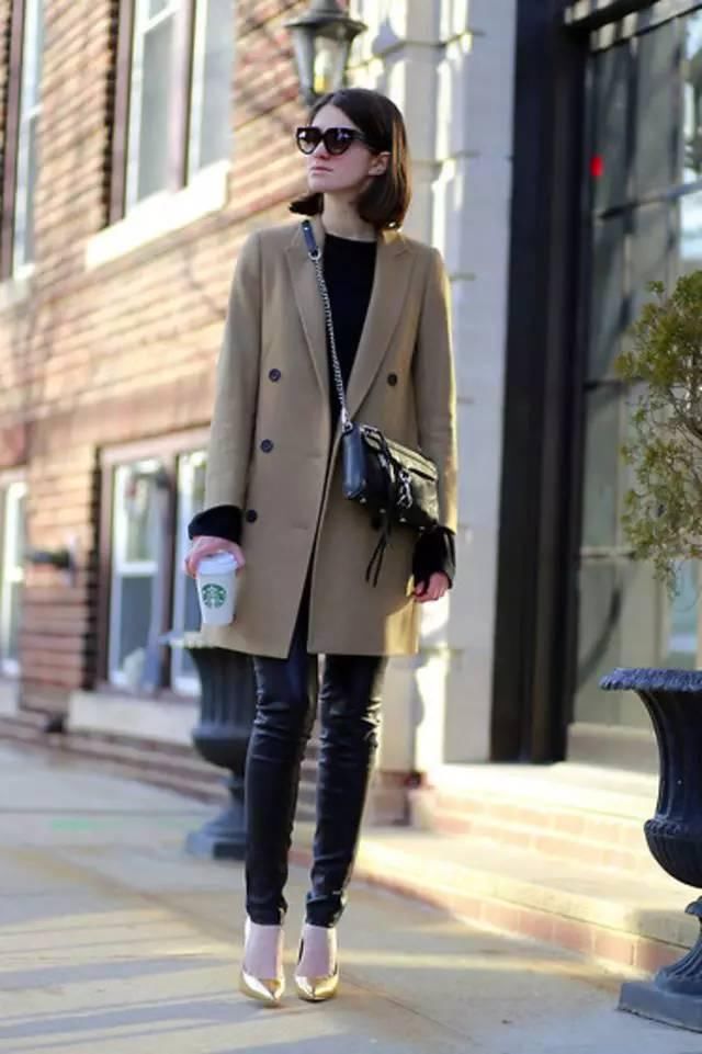 穿大衣，这样搭小包包才最时髦漂亮
