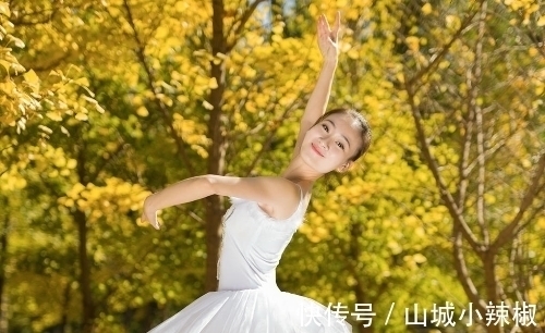 本文系$七绝十四首:且喜秋风知我意,万里相思共月明