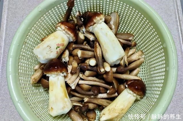 冬季,山药萝卜靠边站,最该用这菜炖汤,老人孩子爱吃滋补又营养!