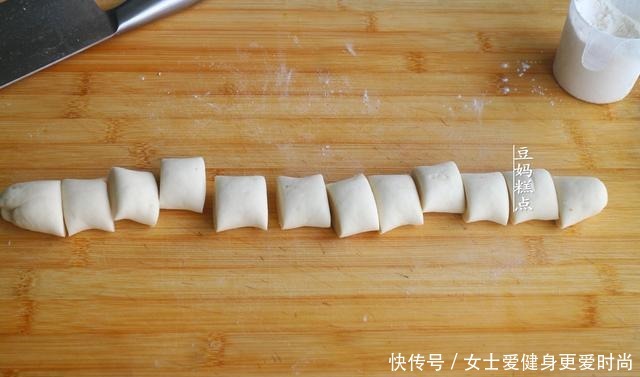 胡萝卜|胡萝卜肉包,1次发酵简单轻松,有空多给孩子做,清热明目