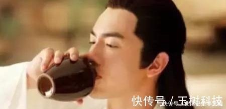 上联$一句上联难倒无数才子,一个酒鬼随口说出下联,成为千古绝对!