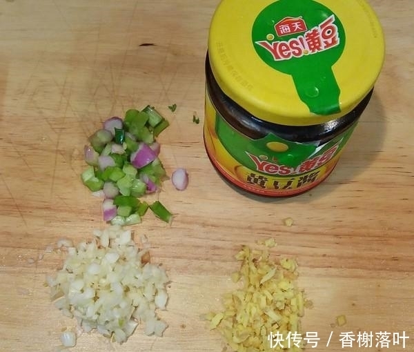 鱼头|鱼头二吃:嫩滑香甜的酱蒸大鱼头;味道鲜美的豆腐滚鱼汤;来试试