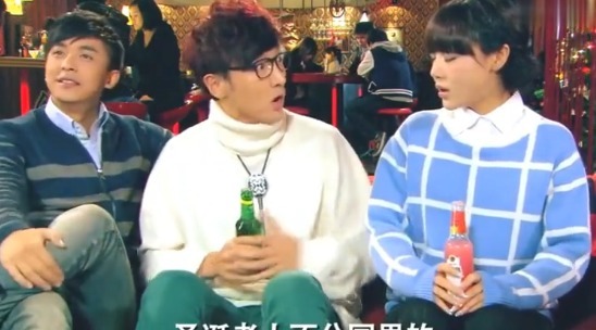 故事|爱情公寓:张伟给关谷讲历史故事,唐宋八大家的由来,扯上了圣诞老人?