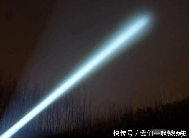 光斑 手电筒的光去了哪?是熄灭就消失,还是像一列火车驶向宇宙尽头?