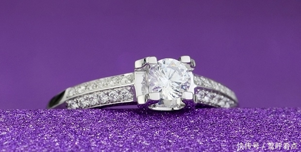 520送心上人什么礼物好?一枚小小钻戒,有大大心意