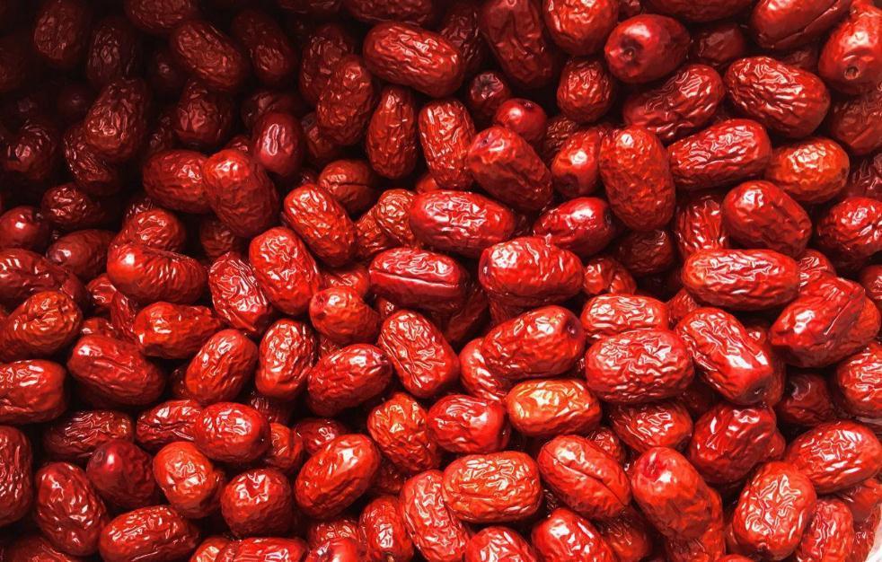 孕晚期|逼近预产期的最后一个月,就别再吃这三种食物,会“刺激”到胎儿