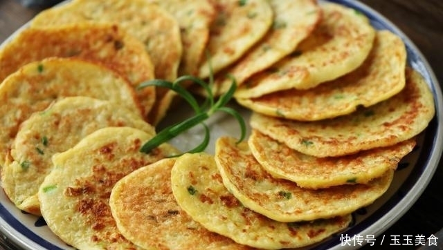 小米|小米不煮粥,香煎做成饼,薄薄脆脆比薯片好吃