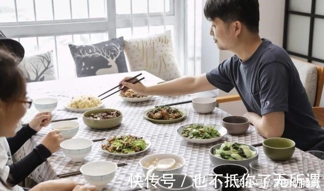 利用率|这是什么神仙操作54平两居改三居，还能住下一家四口，太厉害了！