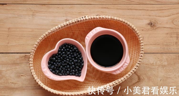 黑豆仁|夏天最该吃的不是绿豆,而是它,没精神多吃点,泡几天再吃好香呀