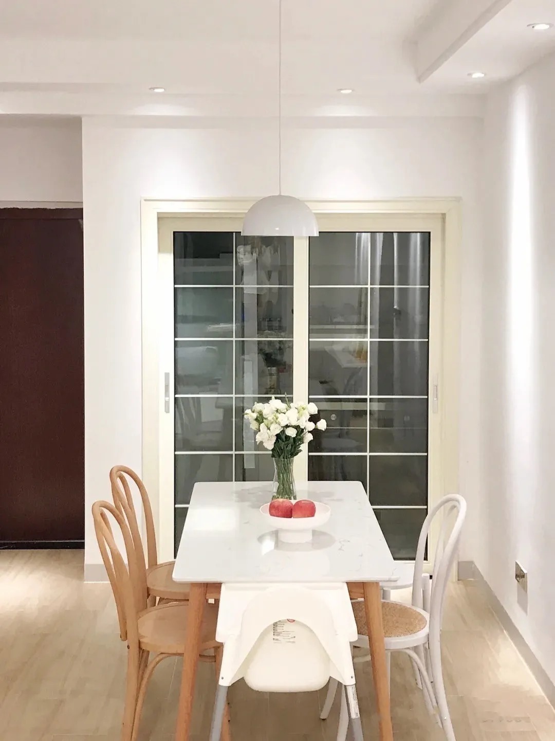 背景墙|马上搬新家了，全屋大白墙被说是贫穷风，我却觉得整洁干净很舒适