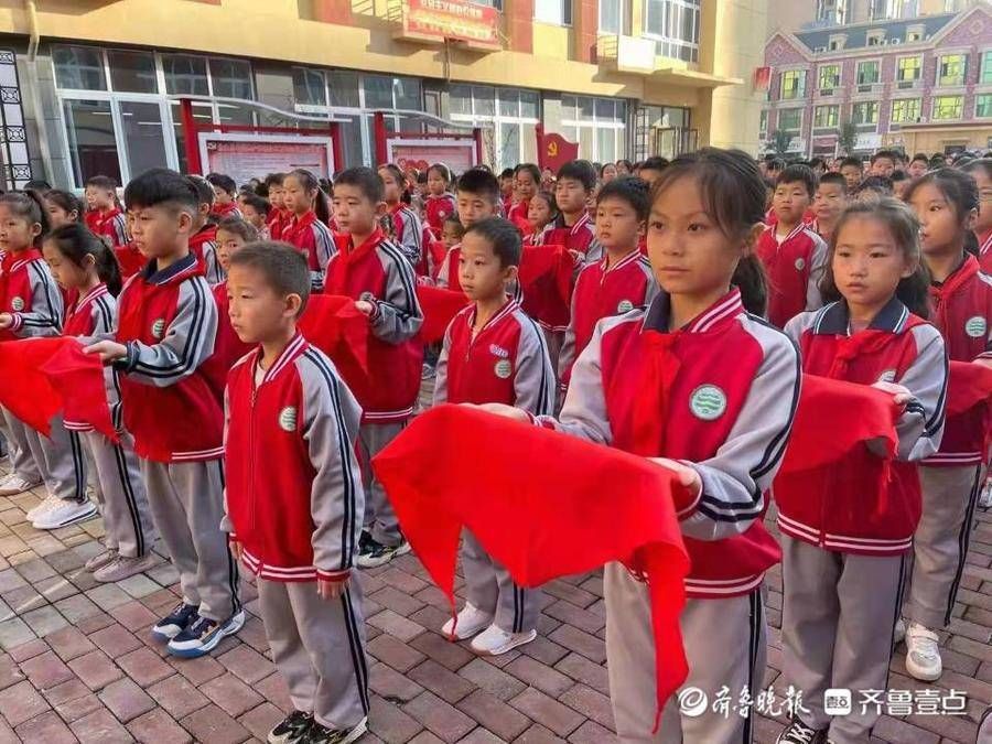 定陶区|定陶区第一实验小学举行二年级入队仪式