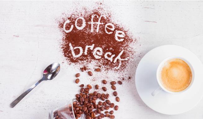 单亲妈妈开咖啡店,推出“无限续杯”,8天收款17万,套路满满