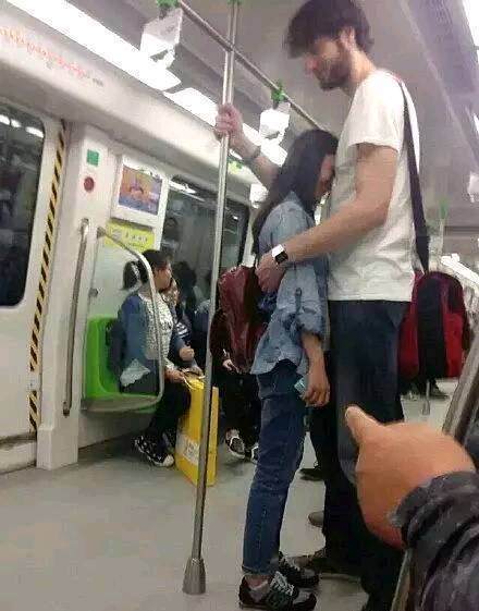 |搞笑图片幽默段子笑话哥们你的指甲该剪一剪了,养了多久啊