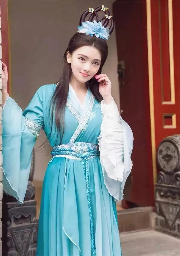 婀娜|“百变女王”王怡珂好美,穿复古旗袍精致唯美,完美呈现婀娜身材