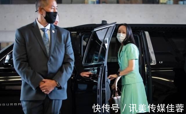 装扮|孟晚舟大胆换风格眼前一亮!首穿“少女风”套装,披肩长发变女神