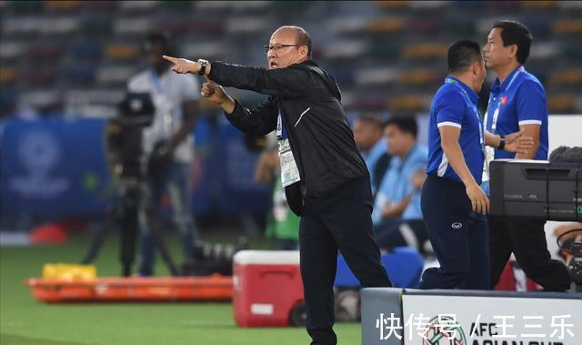 12强赛|从4-3到3-2!中国队10连胜!7连败后,12强赛0分主帅豪言赢下国足
