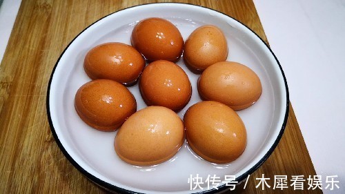 蛋黄|鸡蛋教你吃出烤串的味道，一顿做8个都吃不够，上桌比肉都抢手