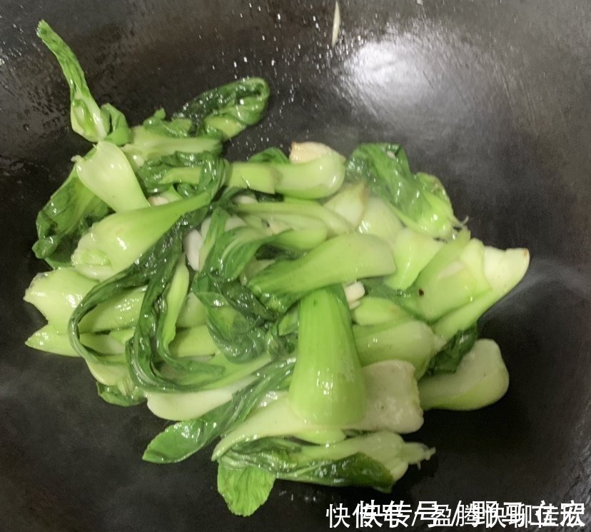 成品|炒的青菜不好吃？学会这2招，成品翠绿爽口超有食欲，不比饭店差