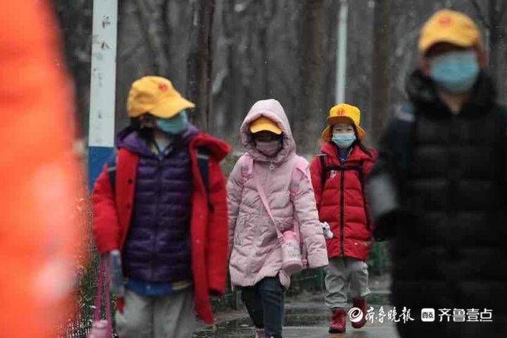 神兽归笼！济南中小学风雪中迎开学