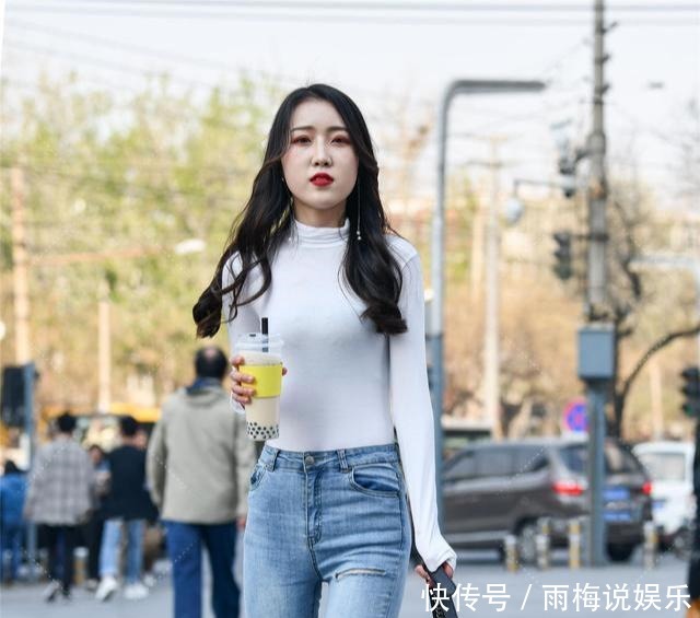 希望造型能变得更加漂亮,少不了精致的穿搭修饰