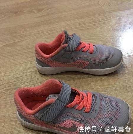 洞洞鞋|别给孩子穿这4种鞋子,会伤害孩子的健康,特别是第一种,别大意