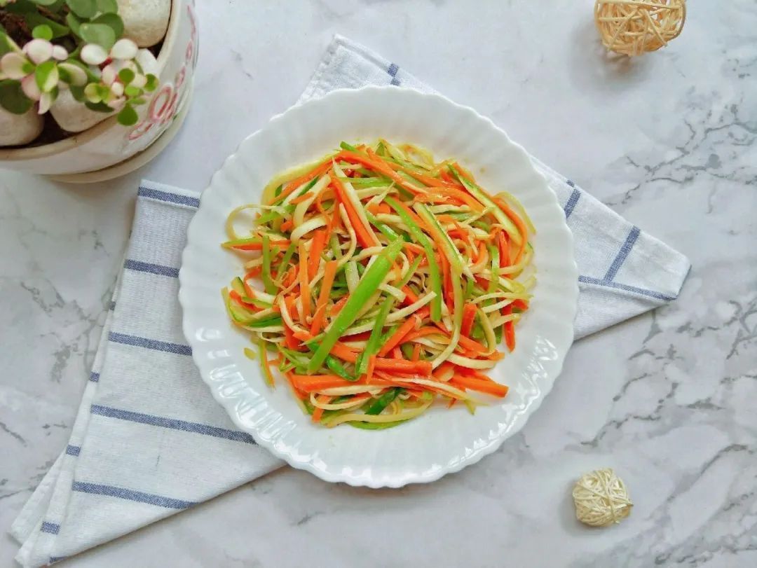 营养物质|它被称为“水中人参”!养肺补虚祛湿气,现在吃它正当时!