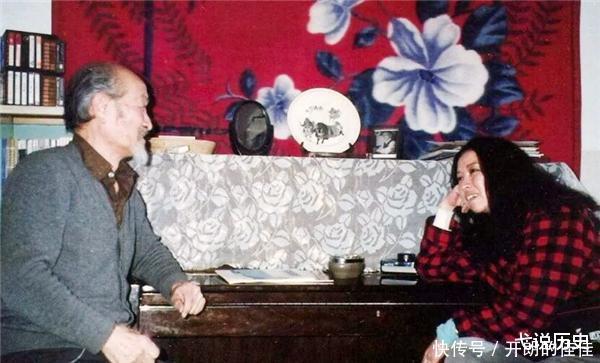 三毛二次见王洛宾就说“给我买套房”,相处3周被逼走,发誓不来