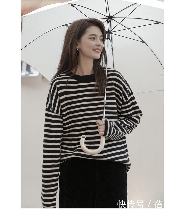 帆布鞋|谁说穿搭要重样?每天只换一件上衣,就能让你的秋天与众不同