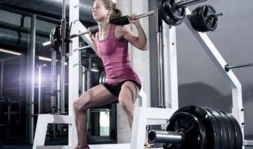 rm|不会练腿的看过来,杠铃深蹲值得学习,练出强悍双腿