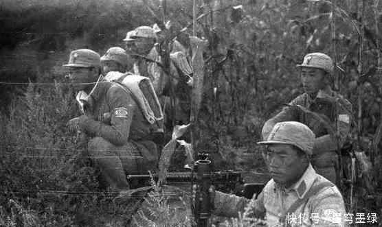 小兵|五千日军狂追，我军困顿，要紧关头小兵喊：全躲开！干趴500日军