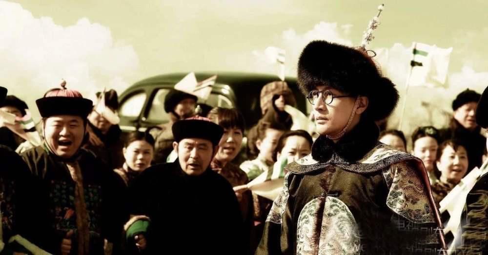 光绪|溥仪去故宫,发现一花瓶,专家:不要动是文物,溥仪大笑:是尿壶